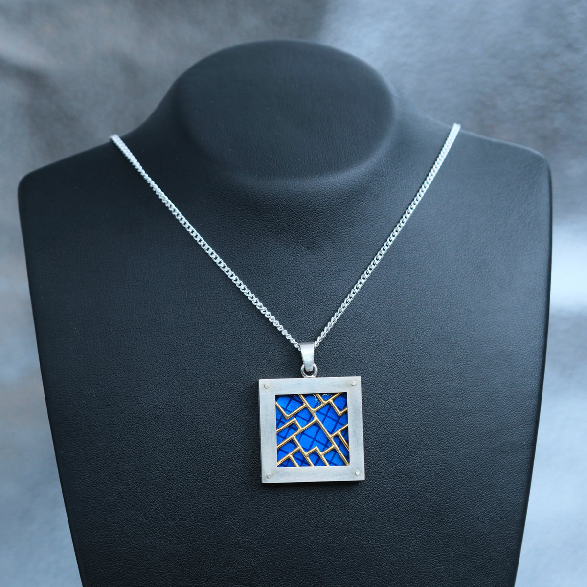 Processor – handmade gold & silver pendant by Matthew Street Jewellery, view 3